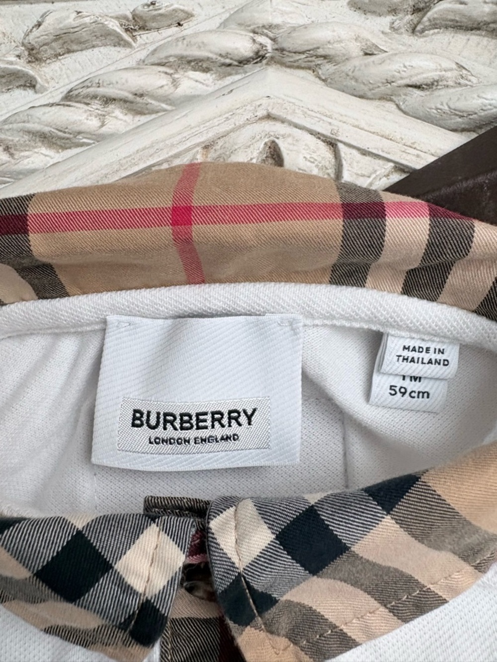 Burberry White Baby Dress with Iconic Beige Check Accents - Picture 3 of 5